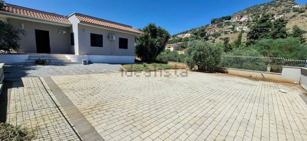 casa indipendente in vendita a Capaci in zona Villaggio Sommariva