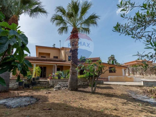 casa indipendente in vendita a Capaci