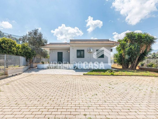 casa indipendente in vendita a Capaci