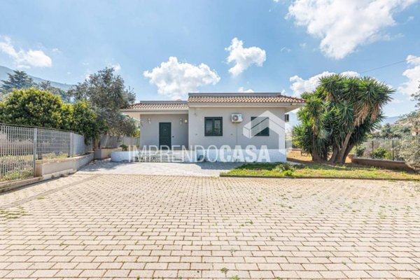 casa indipendente in vendita a Capaci