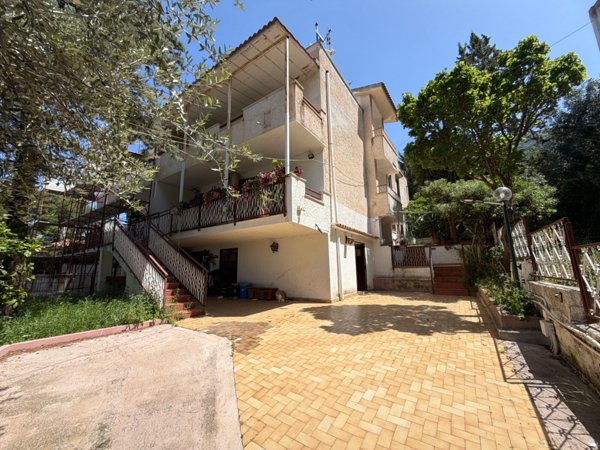 casa indipendente in vendita a Capaci