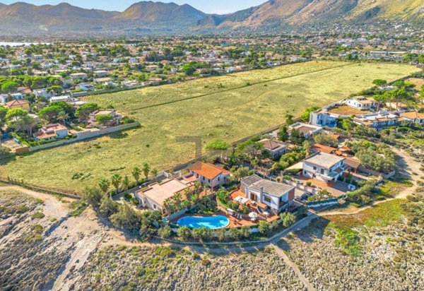 casa indipendente in vendita a Capaci