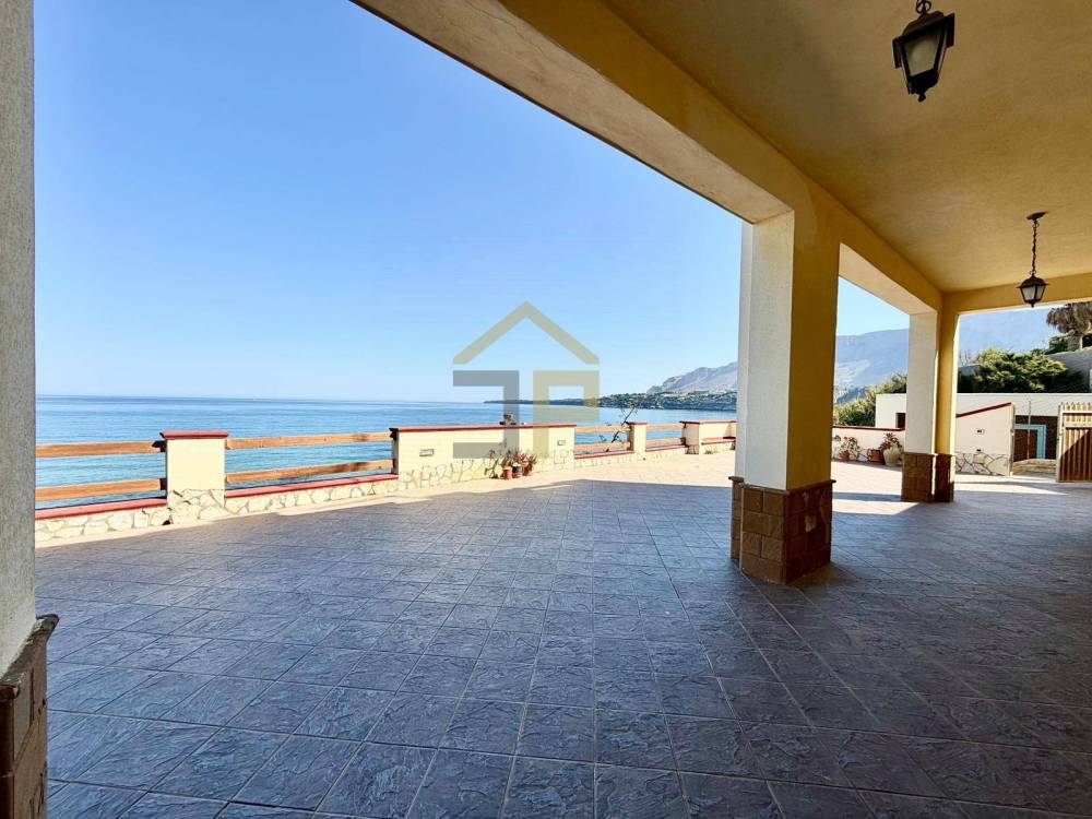 casa indipendente in vendita a Capaci