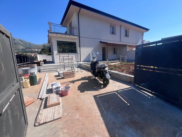 casa indipendente in vendita a Capaci in zona Villaggio Sommariva