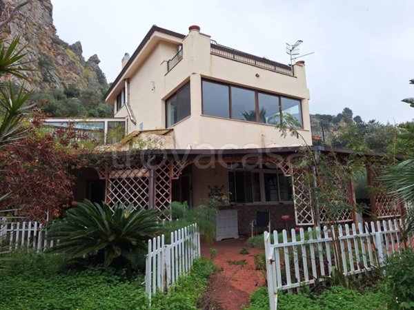casa indipendente in vendita a Capaci in zona Villaggio Sommariva