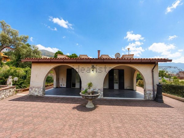 casa indipendente in vendita a Capaci in zona Villaggio Sommariva