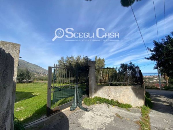 terreno edificabile in vendita a Carini in zona Villagrazia di Carini