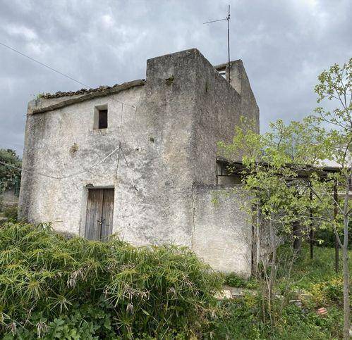 casa indipendente in vendita a Carini