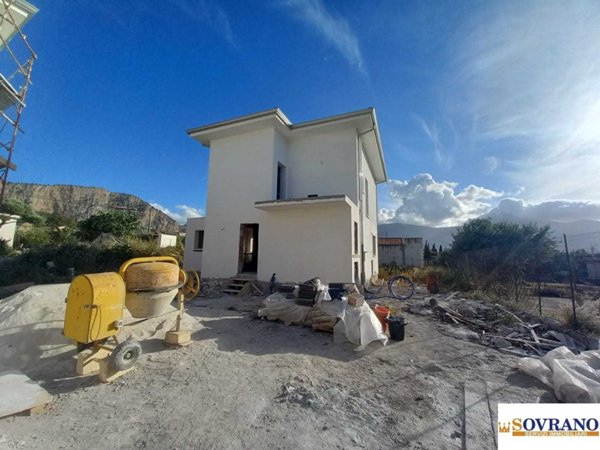 casa indipendente in vendita a Carini