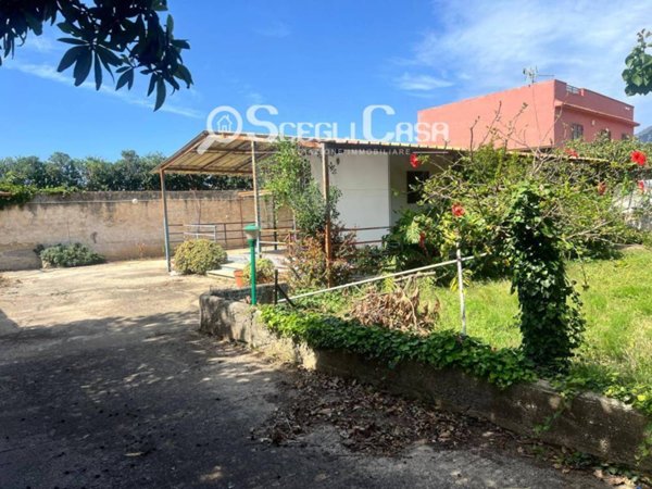 casa indipendente in vendita a Carini