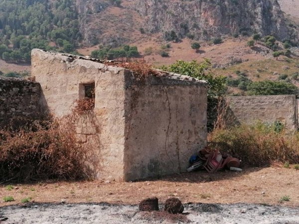 casa indipendente in vendita a Carini