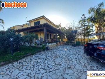 casa indipendente in vendita a Carini