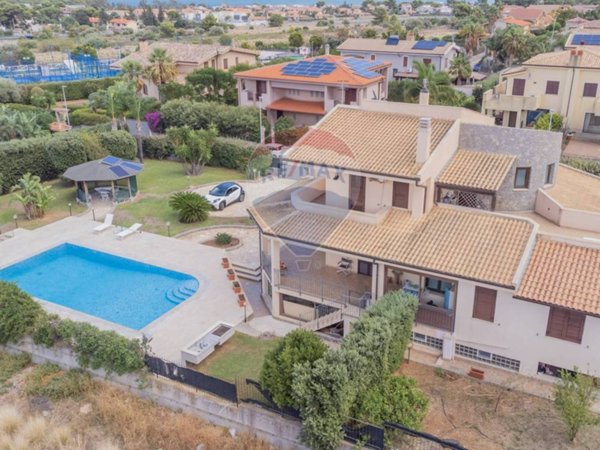 casa indipendente in vendita a Carini in zona Villagrazia di Carini