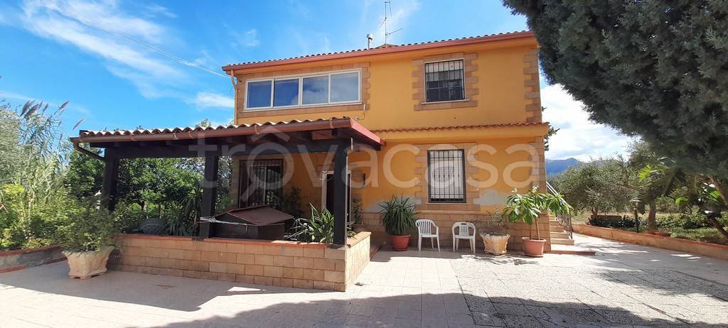 casa indipendente in vendita a Carini