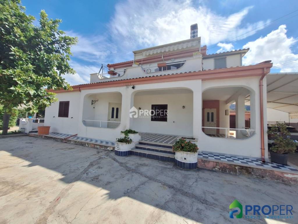 casa indipendente in vendita a Carini