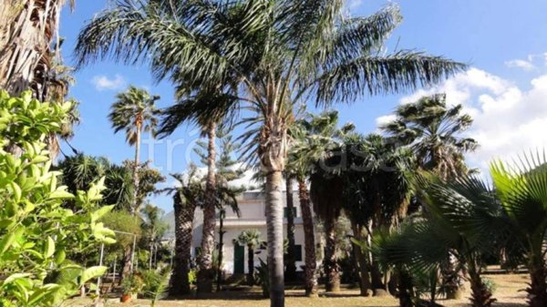 casa indipendente in vendita a Carini