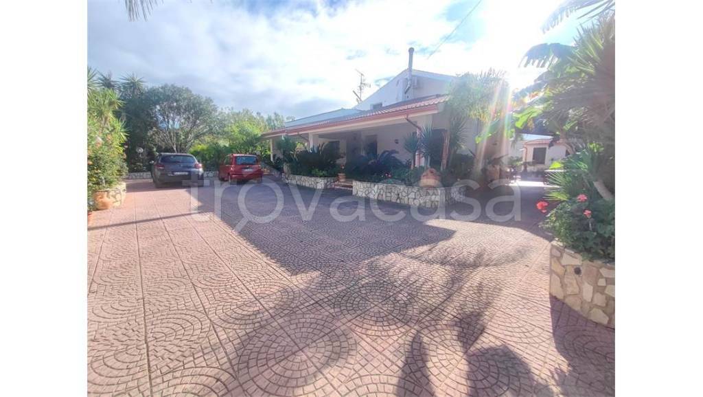 casa indipendente in vendita a Carini in zona Villagrazia di Carini