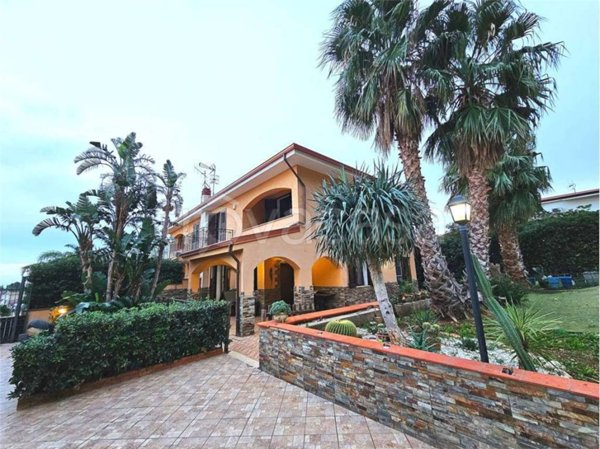 casa indipendente in vendita a Carini in zona Villagrazia di Carini