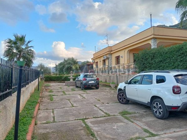 casa indipendente in vendita a Carini