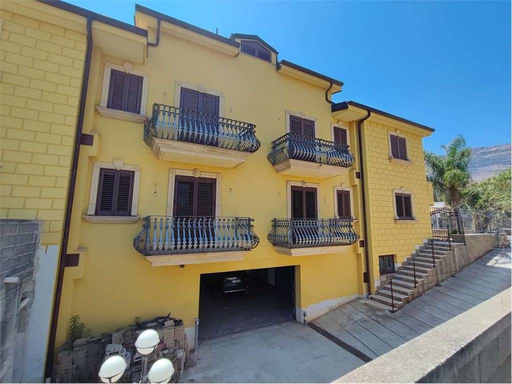 casa indipendente in vendita a Carini
