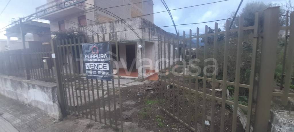 casa indipendente in vendita a Carini
