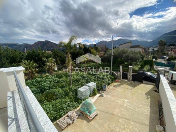 casa indipendente in vendita a Carini in zona Bivio Foresta