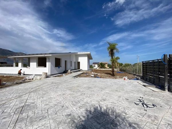 casa indipendente in vendita a Carini in zona Villagrazia di Carini