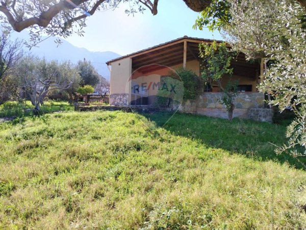 casa indipendente in vendita a Carini