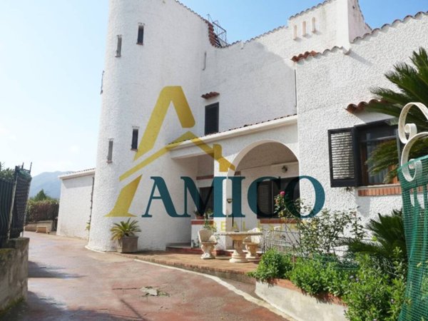 casa indipendente in vendita a Carini