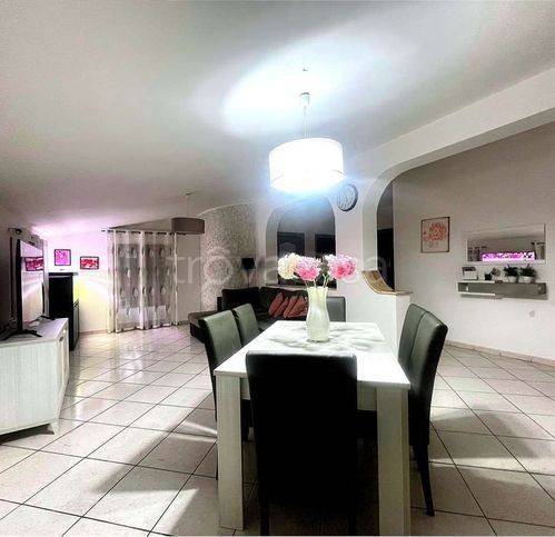 casa indipendente in vendita a Carini