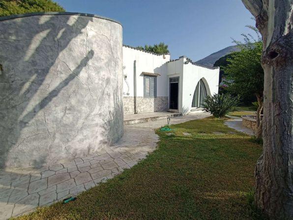 casa indipendente in vendita a Carini in zona Villagrazia di Carini