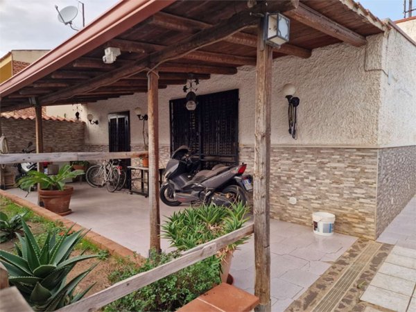 casa indipendente in vendita a Carini in zona Villagrazia di Carini