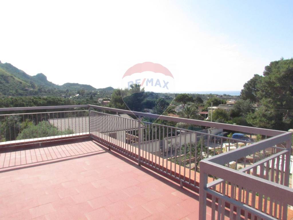 casa indipendente in vendita a Carini in zona Villagrazia di Carini