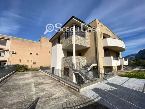 casa indipendente in vendita a Carini