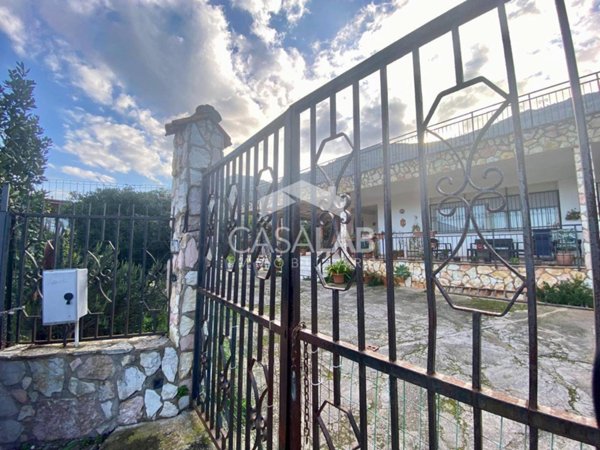 casa indipendente in vendita a Carini in zona Villagrazia di Carini