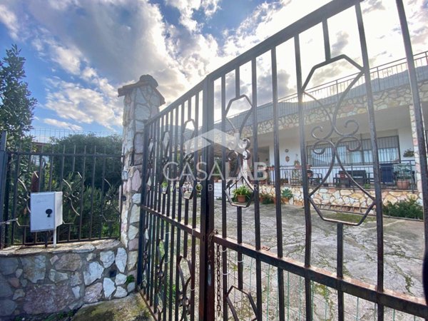 casa indipendente in vendita a Carini in zona Villagrazia di Carini