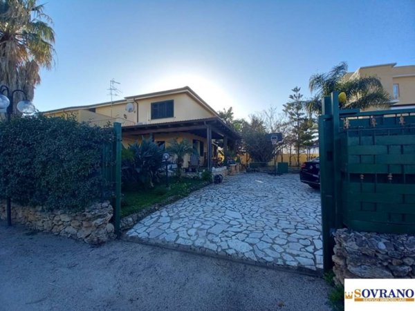 casa indipendente in vendita a Carini