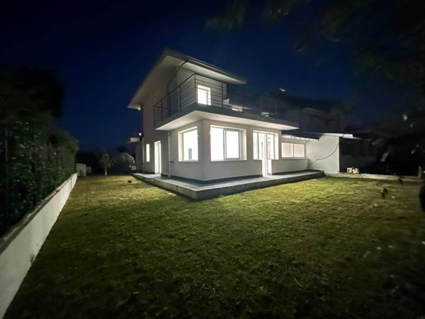 casa indipendente in vendita a Carini in zona Villagrazia di Carini