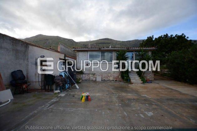 casa indipendente in vendita a Carini in zona Piraineto