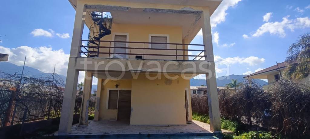 casa indipendente in vendita a Carini
