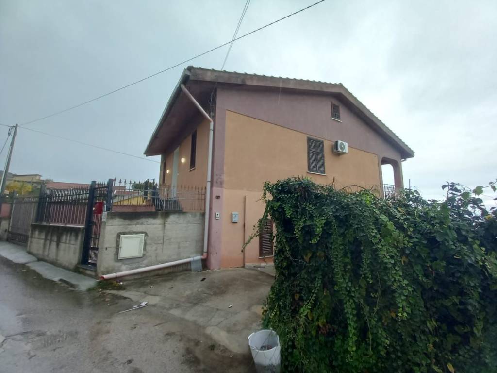 casa indipendente in vendita a Carini in zona Villagrazia di Carini