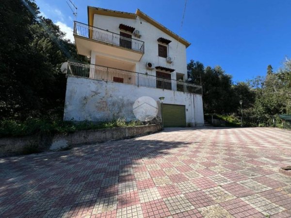 casa indipendente in vendita a Carini in zona Villagrazia di Carini