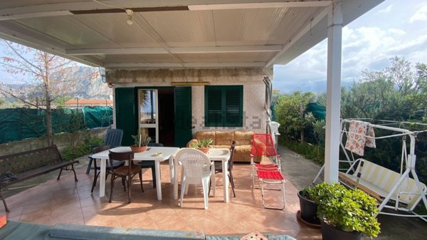 casa indipendente in vendita a Carini