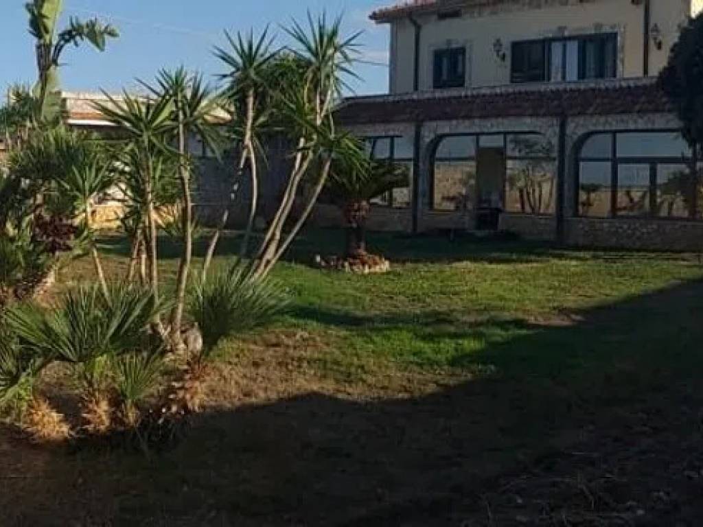 casa indipendente in vendita a Carini