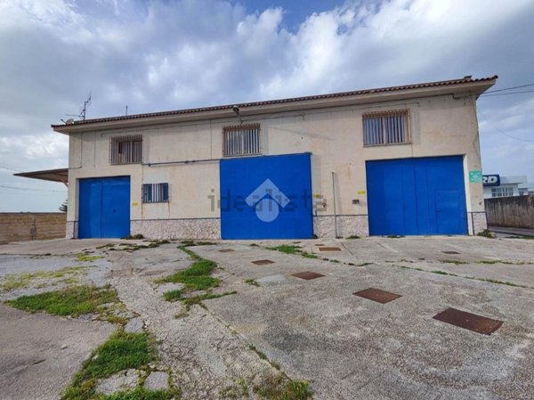 capannone in vendita a Carini