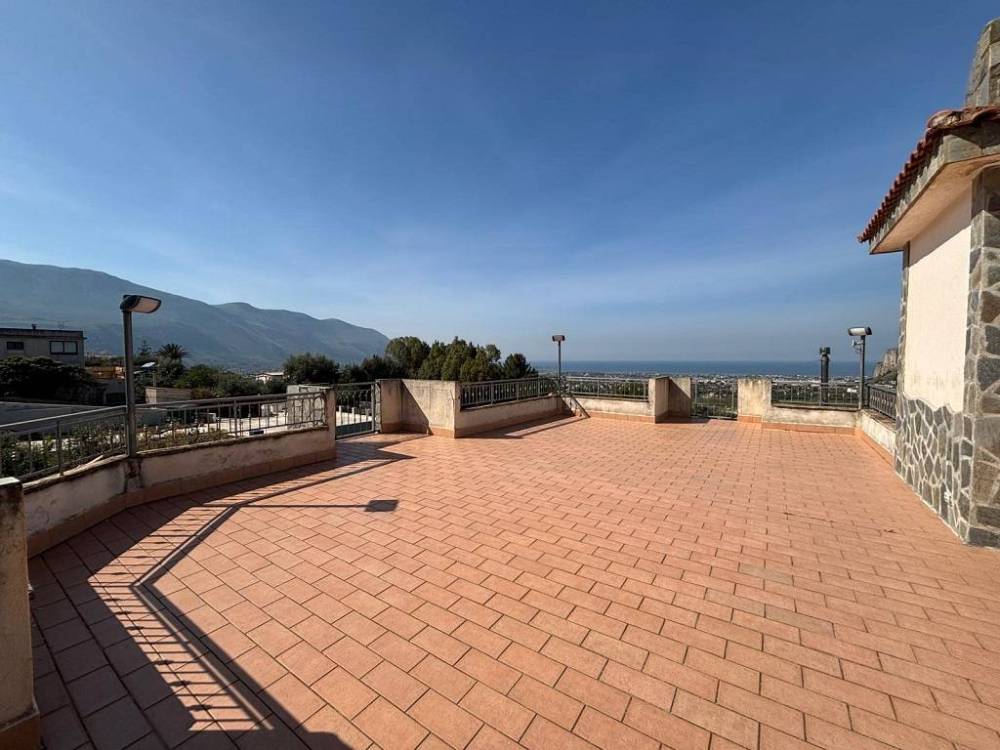 casa indipendente in vendita a Carini