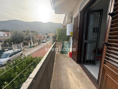 appartamento in vendita a Carini in zona Piraineto