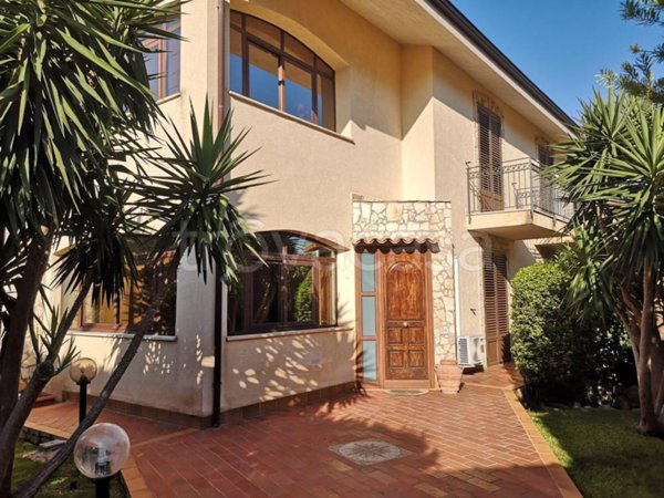casa indipendente in vendita a Carini
