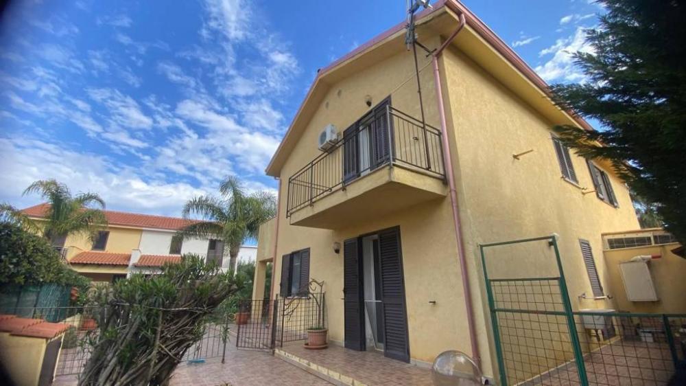 casa indipendente in vendita a Carini in zona Villagrazia di Carini