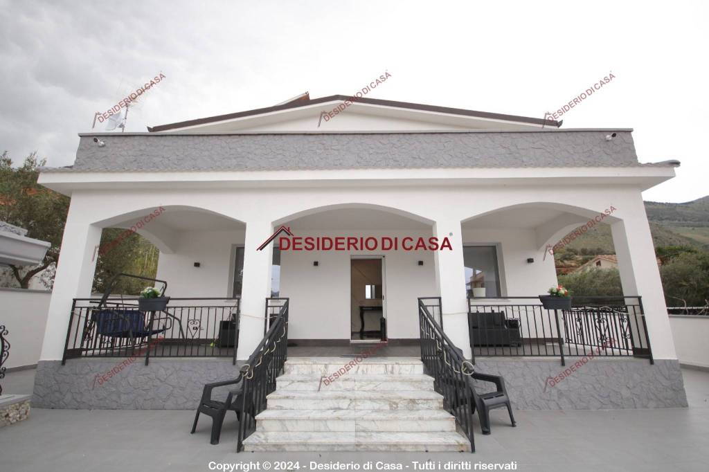 casa indipendente in vendita a Carini